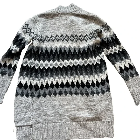 American Eagle Cardigan Gray Black Silver Fair Isle Chevron Sweater Women XS - Picture 10 of 10